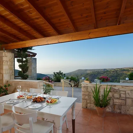 Harkia Villas *